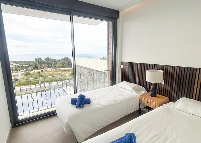 A2403 Brand New South Facing With Infinity Pool Willa *