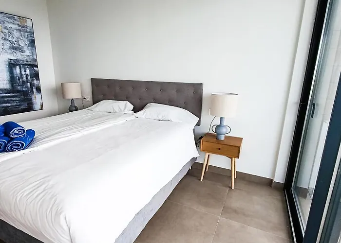 A2403 Brand New South Facing With Infinity Pool Willa