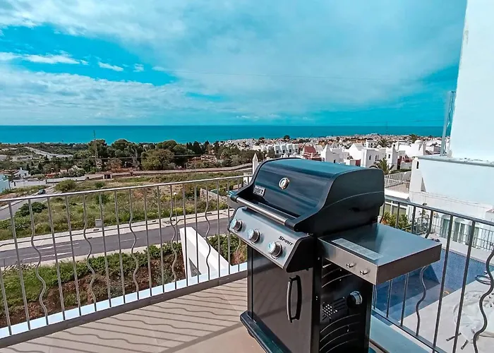 A2403 Brand New South Facing With Infinity Pool Willa