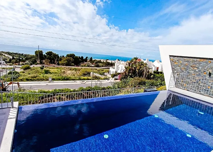 Willa A2403 Brand New South Facing With Infinity Pool