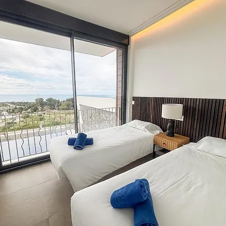 A2403 Brand New South Facing With Infinity Pool Вилла *